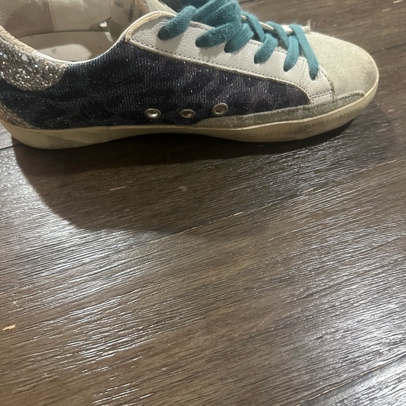 Women’s size 36 golden goose shoes. Good condition - Picture 2 of 6